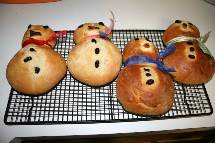 snowman bread winter gift idea