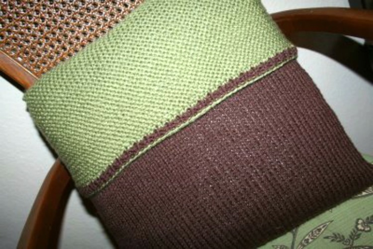 envelope style closure on knit pillow pattern