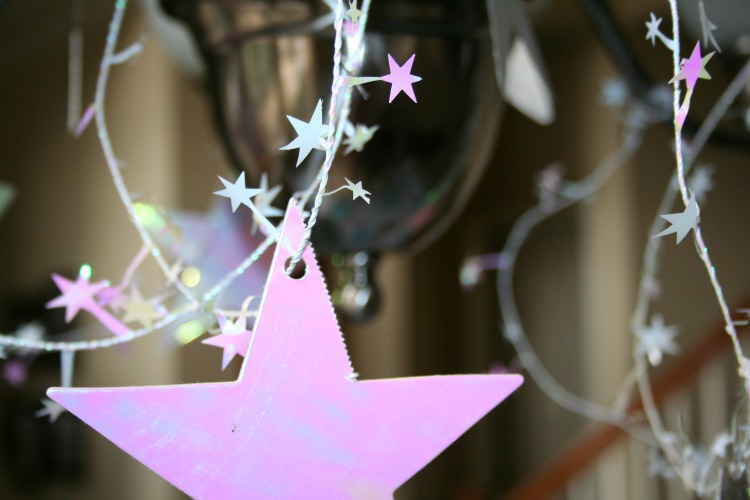 star garland at pajama party