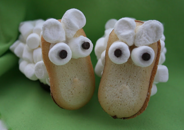 marshmallow cookie sheep