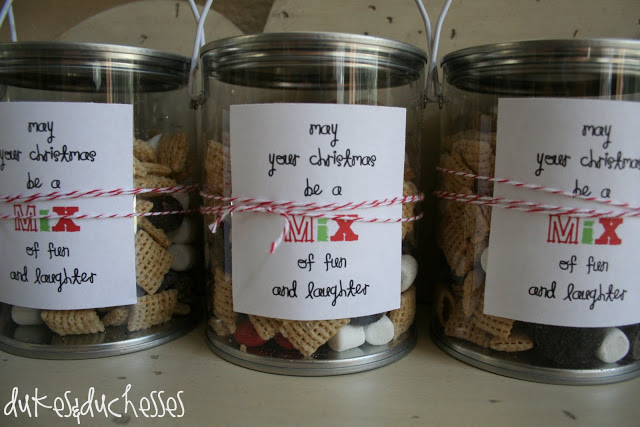 Snickerdoodle chex mix neighbor gift idea with free printable