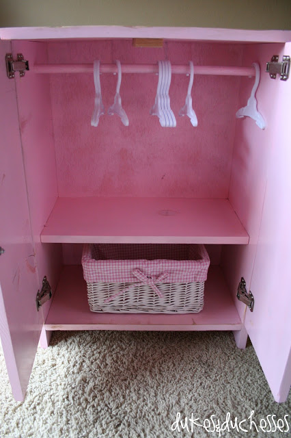 doll closet