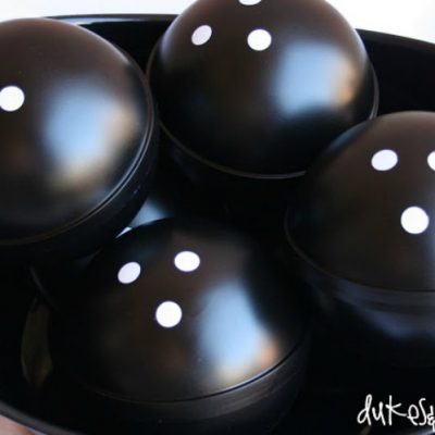 A Bowling Party :: Bowling Ball Goody Bags