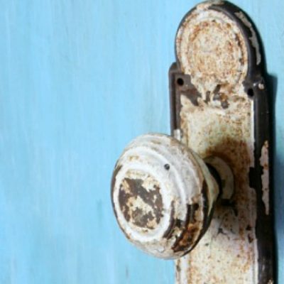 11+ Ways to Repurpose Old Doors
