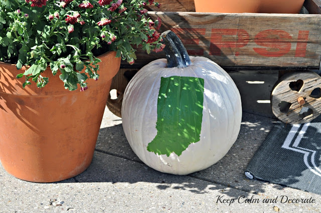 decorate a pumpkin