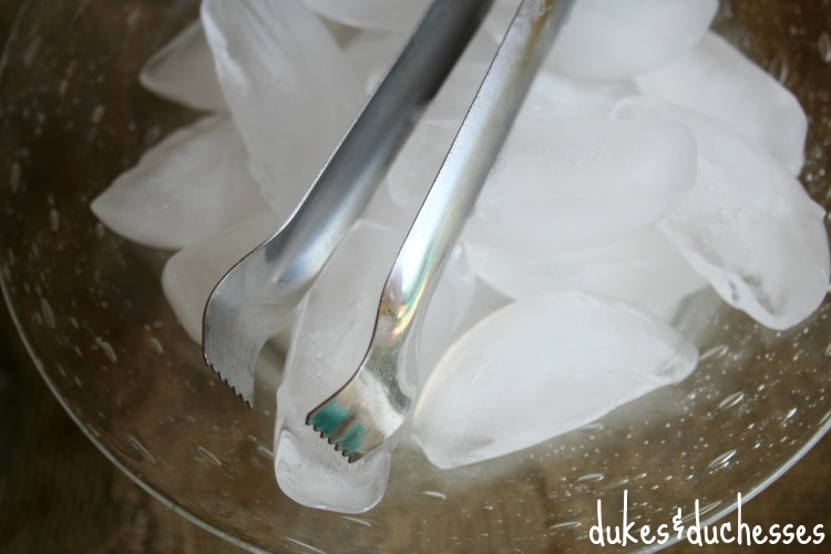bowl of ice for iced tea