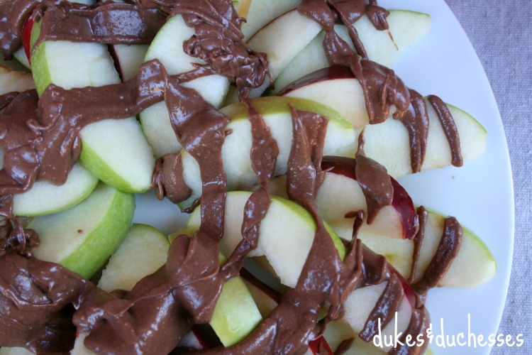 reese's drizzle on apple nachos