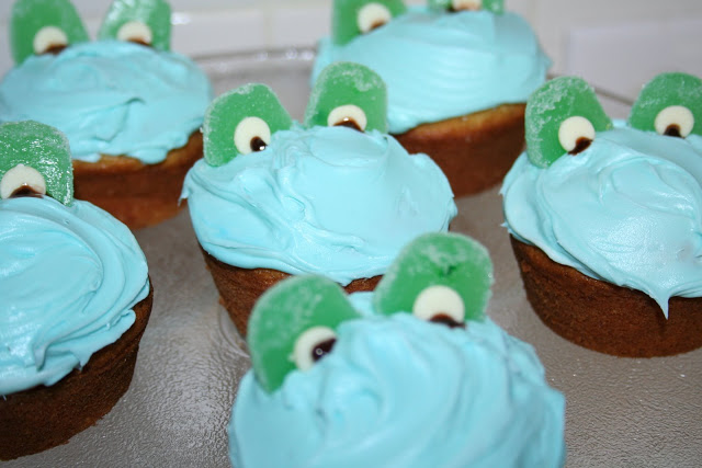 frog cupcakes for leap day