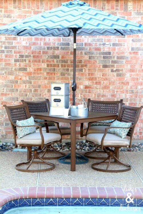 outdoor table and eating area