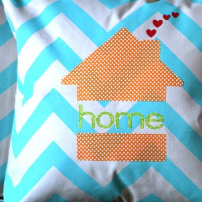 No Sew Appliqued Pillow Made with the Cricut Explore Air 2