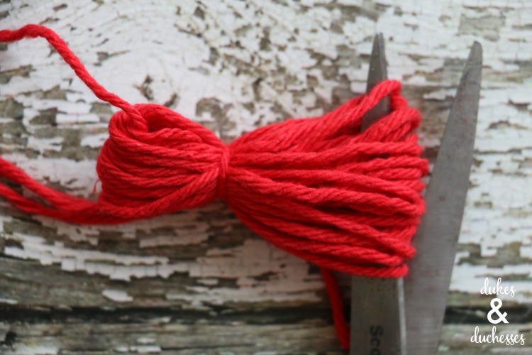 easy DIY yarn tassel