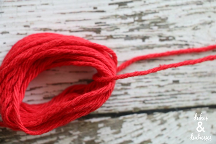 how to make a yarn tassel