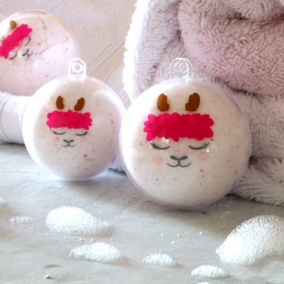 DIY Llama Fizzing Bath Bombs