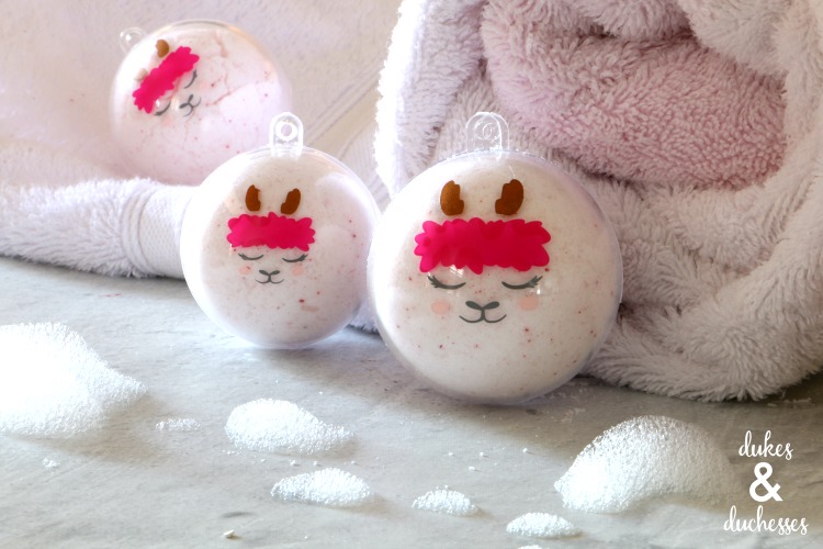 How to make llama fizzing bath bombs 1