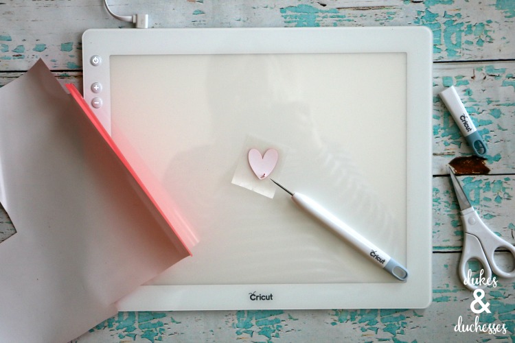 how to weed cricut iron on with cricut brightpad