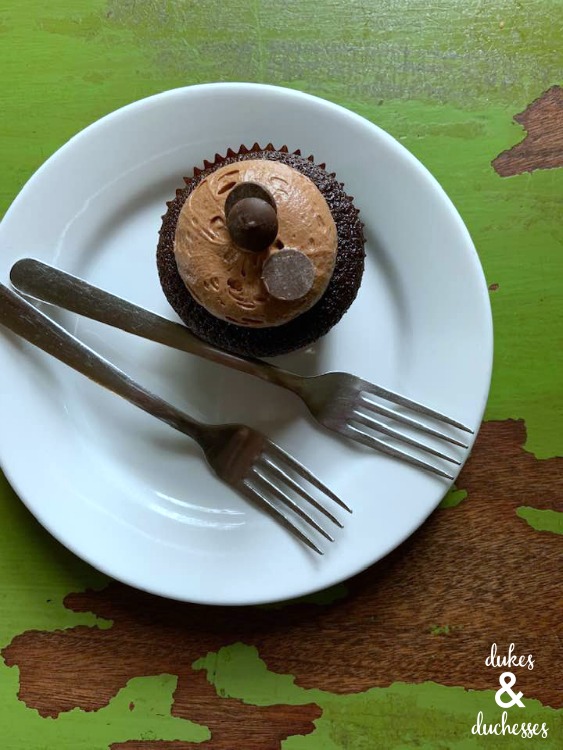 cupcake at cuppies and jo in okc