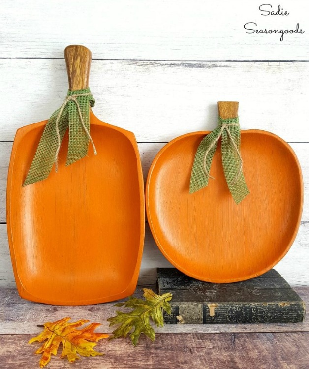 wood tray pumpkins